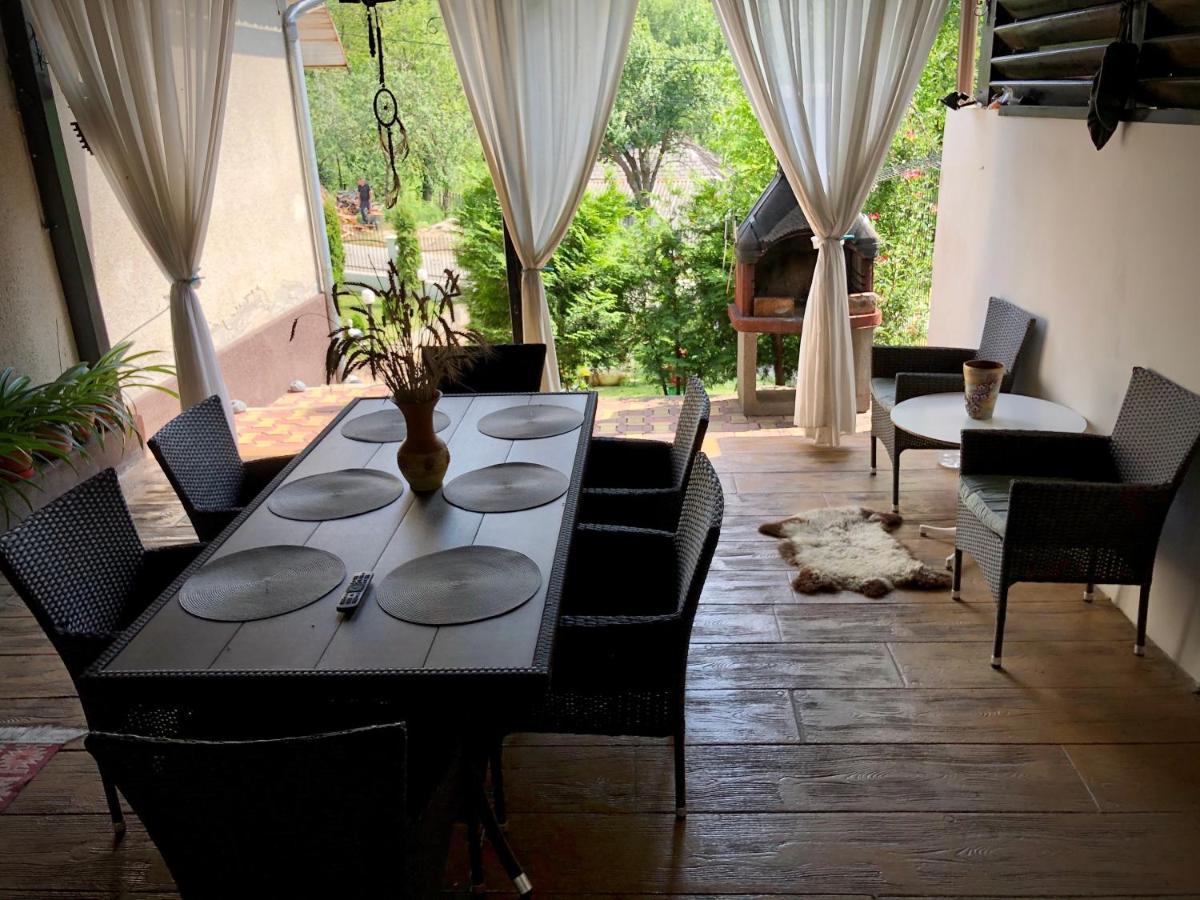 Casa Paunescu Milostea Extérieur photo