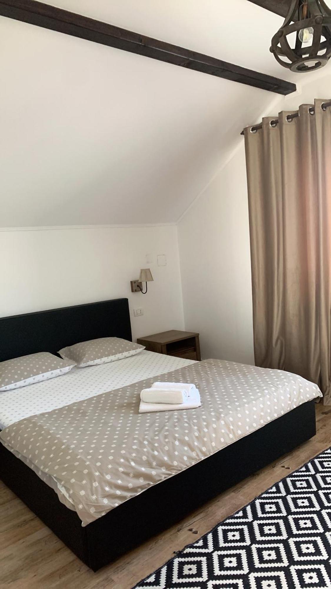 Casa Paunescu Milostea Extérieur photo
